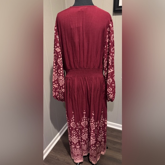 Knox Rose boho style burgundy print V neck smocked elastic waist maxi. NWT Large - Picture 5 of 6
